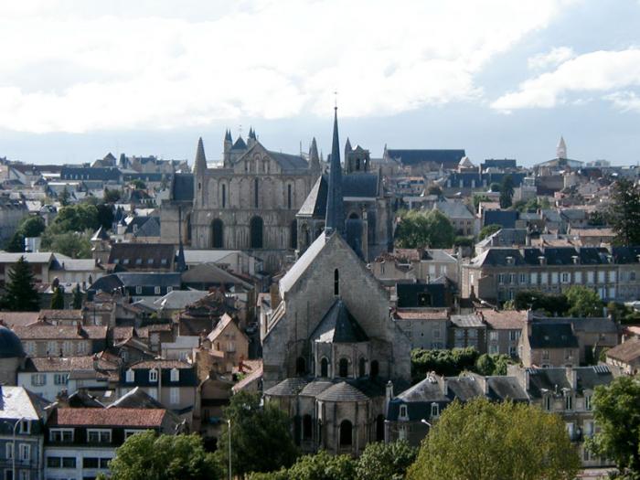 Poitiers_hill