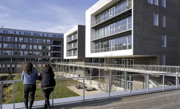 2750355-le-campus-de-paris-saclay-d-agroparistech-610x370